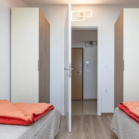 Amazing In With Jacuzzi Apartment Banjole